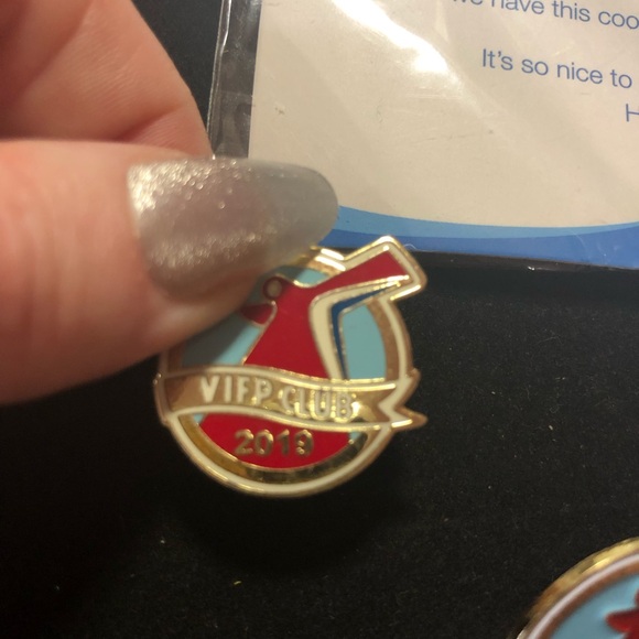 Carnival Cruise Lines VIFP Club pin bundle - Picture 4 of 6
